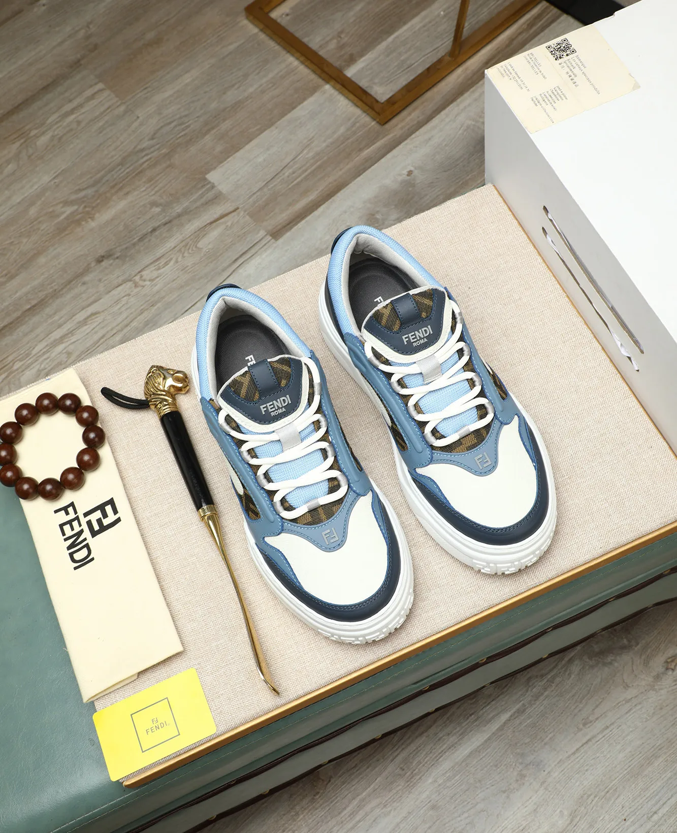 Men's shoes 💰760 [FENDI] Fendi - High-end quality original casual sports shoes - Upper: Nappa calfskin, pebbled calfskin, tongue and heel; injection molded brand logo plastic module - Lining: brand canvas - Outsole: ultra-light TPR foam·rubber; molded outsole -Super high quality control·Fine workmanship: highlighted (high-end·luxury·grade) -Size :39-44 (38, 45, can be customized)